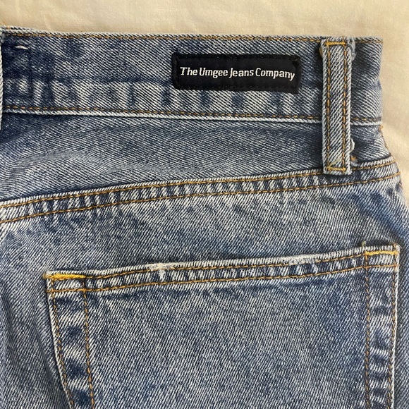 Umgee 26 Medium Wash Distressed Raw Hem Mini Denim Skirt - Picture 8 of 10